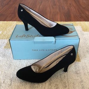 NWB LifeStride Parigi Pumps